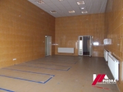 Inchiriez hala situata la parter in zona Piata Cibin