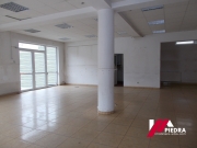 Inchiriez spatiu comercial situat ultracentral,la parterul unei cladiri noi,195 mp