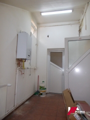 DSCN8780 Inchiriez spatiu comercial situat ultracentral,la parterul unei cladiri noi,195 mp